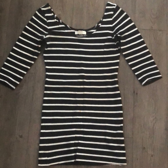 Forever 21 Dresses & Skirts - Black and white dress